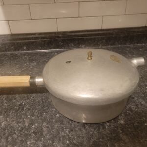 Vintage Aluminum Presto 40 Pressure Cooker 4 Qt Pot W/Model 40 Lid No Jiggler